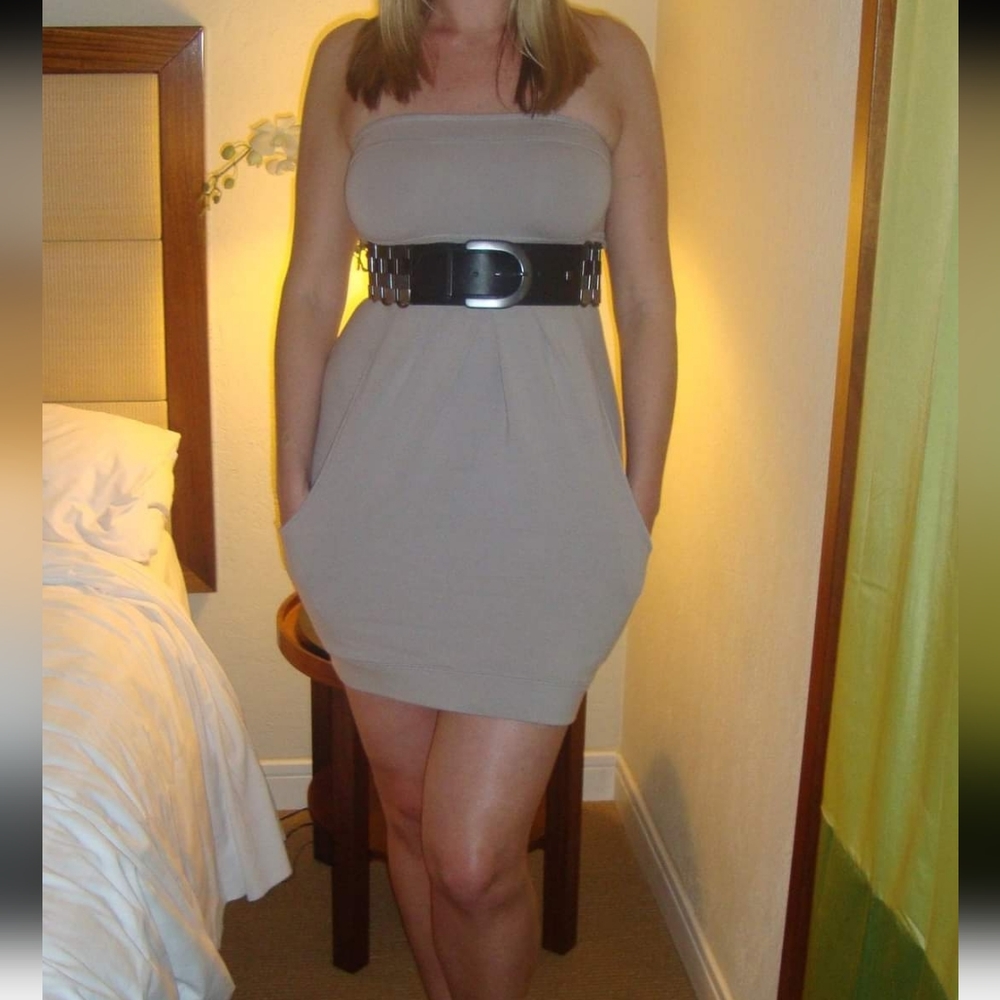Victoria's Secret (moda) strapless dress with pockets ♥️  Medium